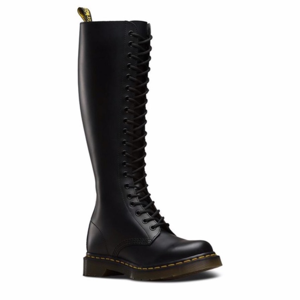 Dr. Martens Women's 1B60 Knee High Boots 20-Eye Black Smooth Leather US 8 RARE